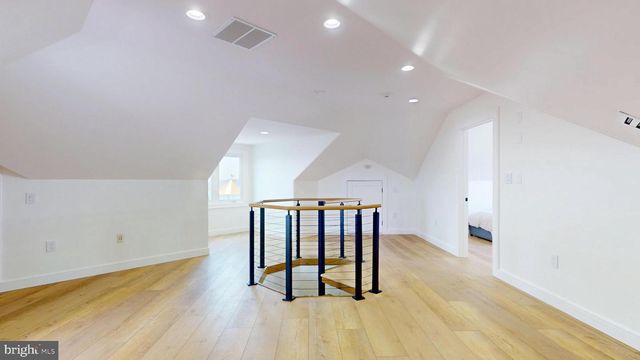 31 SEASIDE CT, Margate City, NJ 08402