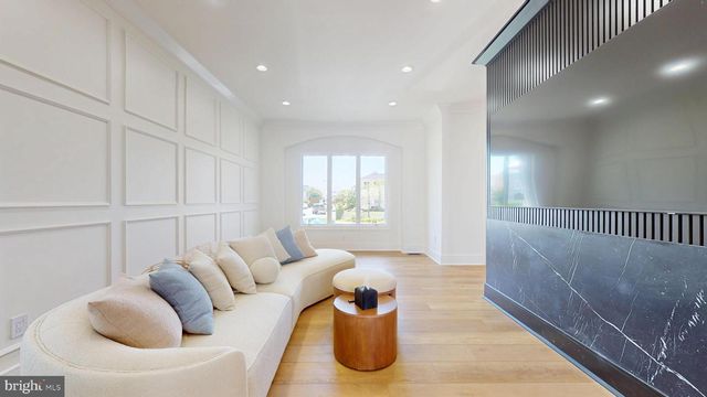 31 SEASIDE CT, Margate City, NJ 08402