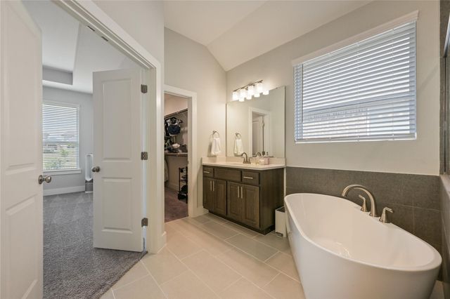 238 Wild Pecan LOOP, Buda, TX 78610