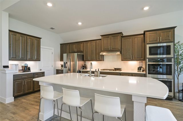 238 Wild Pecan LOOP, Buda, TX 78610