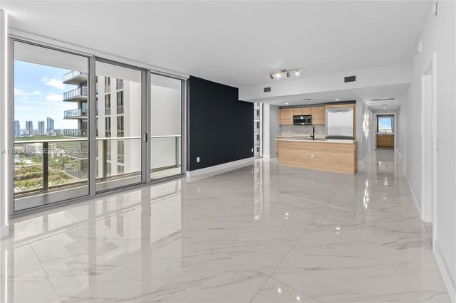 16385 Biscayne Blvd 2907, North Miami Beach, FL 33160