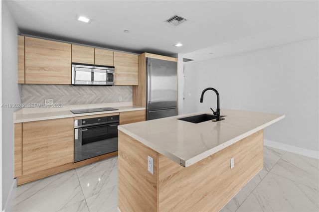 16385 Biscayne Blvd 2907, North Miami Beach, FL 33160