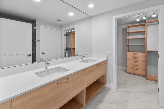 16385 Biscayne Blvd 2907, North Miami Beach, FL 33160