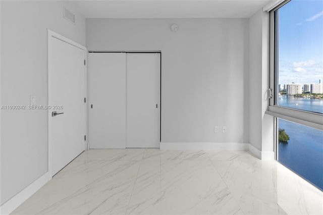 16385 Biscayne Blvd 2907, North Miami Beach, FL 33160