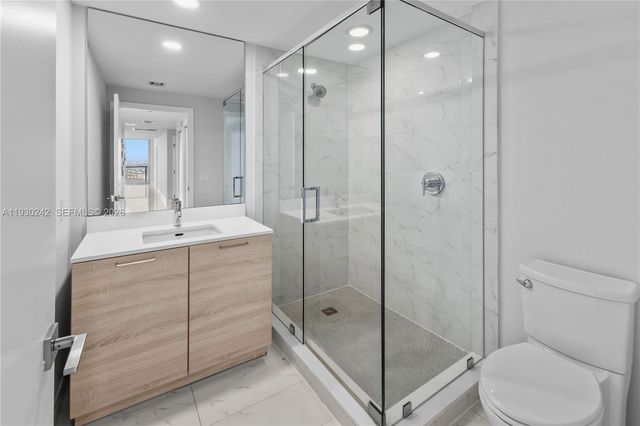 16385 Biscayne Blvd 2907, North Miami Beach, FL 33160