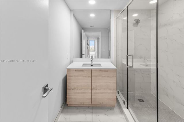 16385 Biscayne Blvd 2907, North Miami Beach, FL 33160