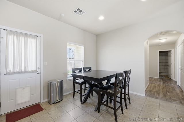 14708 S Hickory Circle, Glenpool, OK 74033