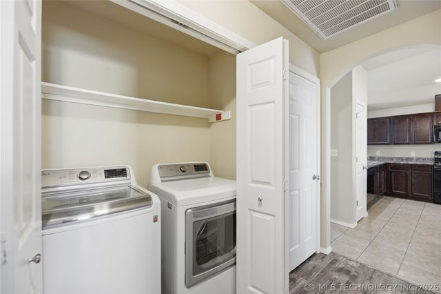 14708 S Hickory Circle, Glenpool, OK 74033