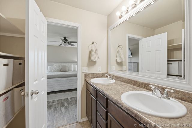 14708 S Hickory Circle, Glenpool, OK 74033