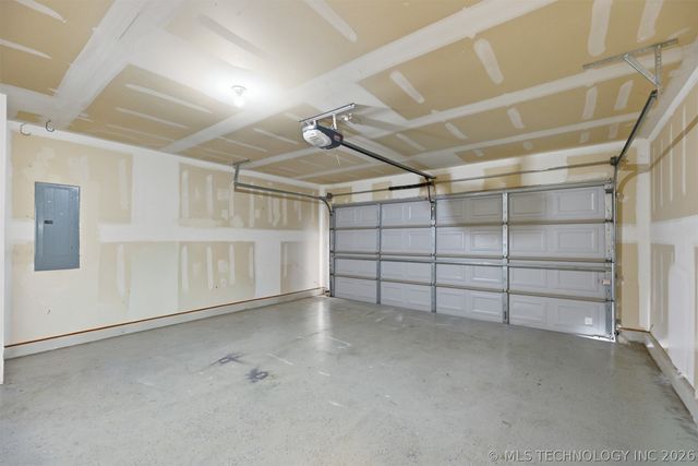 14708 S Hickory Circle, Glenpool, OK 74033