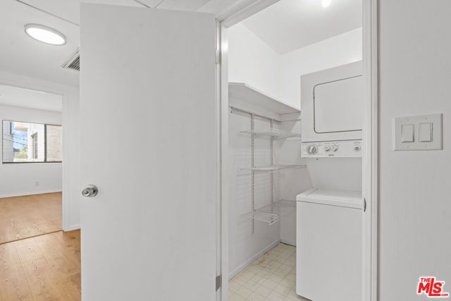 3939 Moore Street 105, Los Angeles, CA 90066