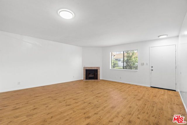 3939 Moore Street 105, Los Angeles, CA 90066
