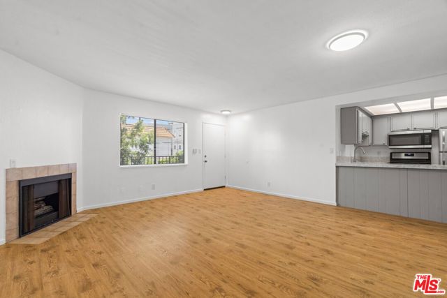 3939 Moore Street 105, Los Angeles, CA 90066