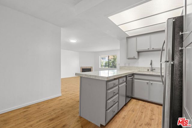 3939 Moore Street 105, Los Angeles, CA 90066