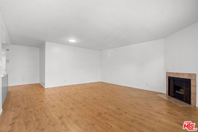 3939 Moore Street 105, Los Angeles, CA 90066