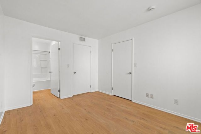 3939 Moore Street 105, Los Angeles, CA 90066