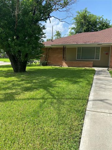 2734 Almeda Plaza Drive, Houston, TX 77045