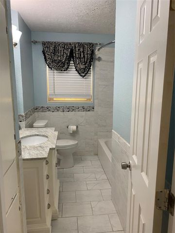 2734 Almeda Plaza Drive, Houston, TX 77045