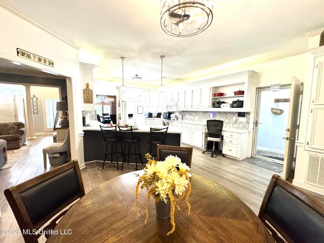 101 Ingle Nook, Clinton, MS 39056