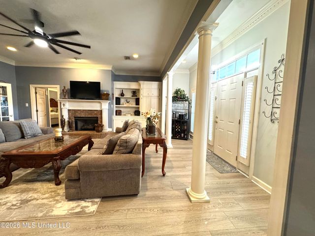 101 Ingle Nook, Clinton, MS 39056