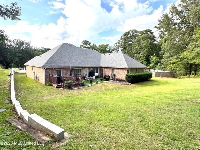 101 Ingle Nook, Clinton, MS 39056