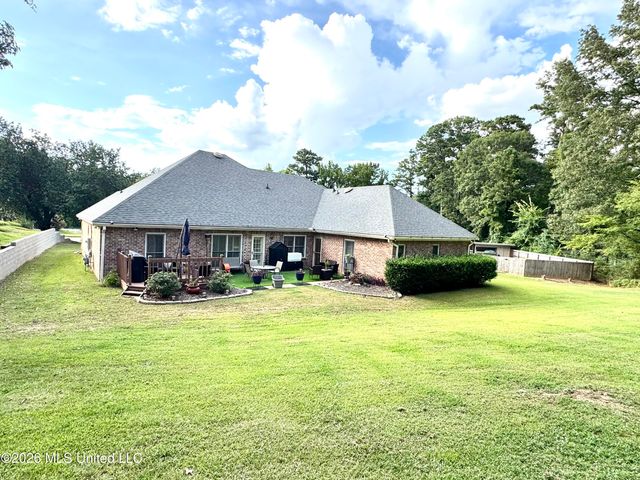101 Ingle Nook, Clinton, MS 39056
