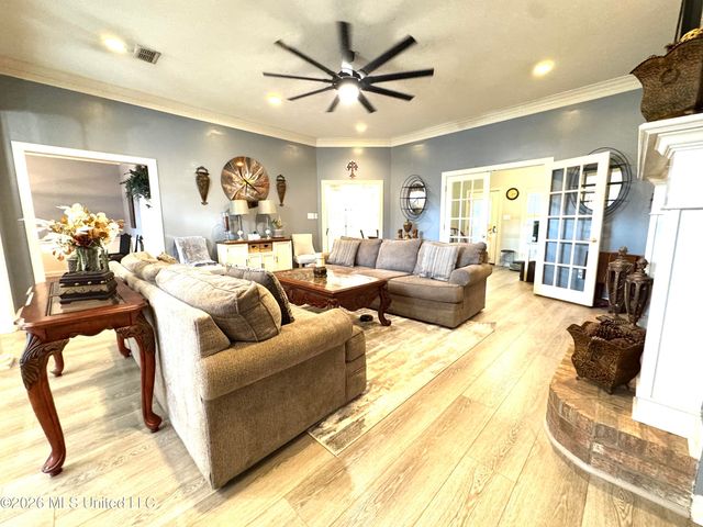 101 Ingle Nook, Clinton, MS 39056