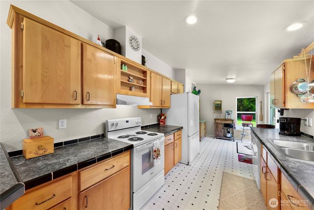 5554 Potter Road, Deming, WA 98244
