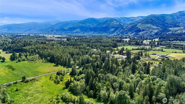 5554 Potter Road, Deming, WA 98244