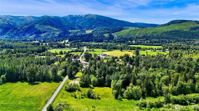 5554 Potter Road, Deming, WA 98244
