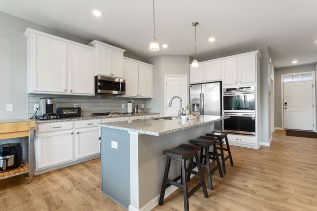 4040 Zircon Lane N, Plymouth, MN 55446