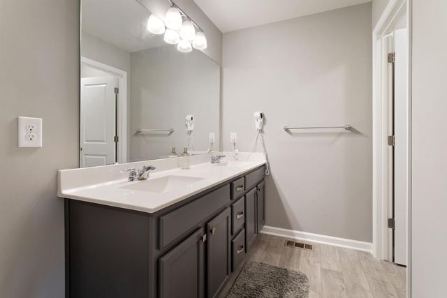 4040 Zircon Lane N, Plymouth, MN 55446