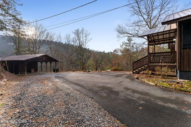 3461 Lost Branch Rd, Sevierville, TN 37862