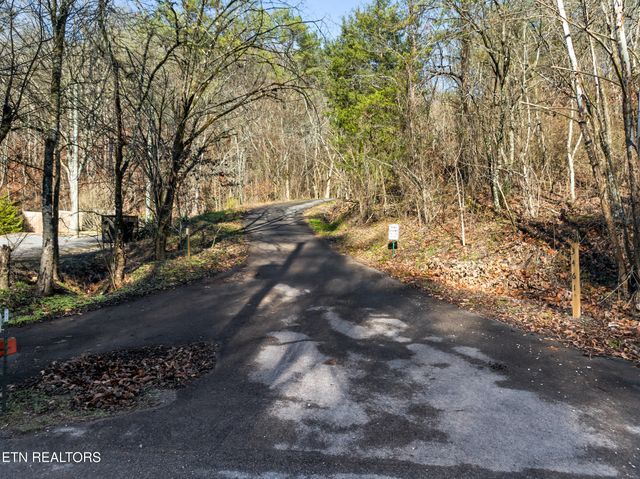 3461 Lost Branch Rd, Sevierville, TN 37862