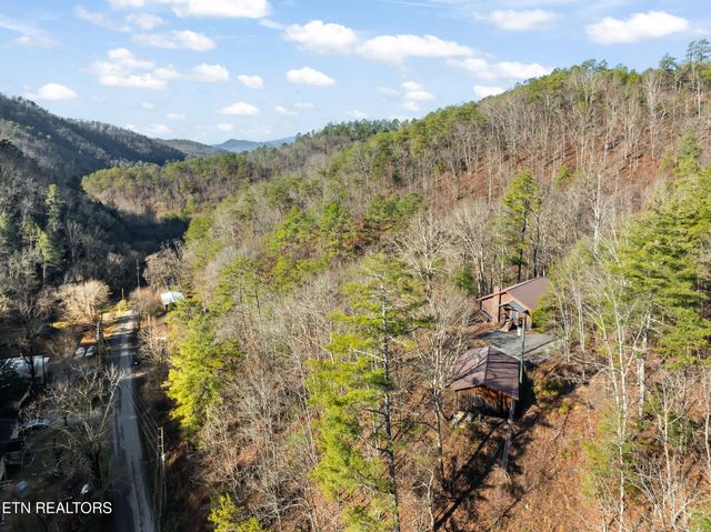 3461 Lost Branch Rd, Sevierville, TN 37862