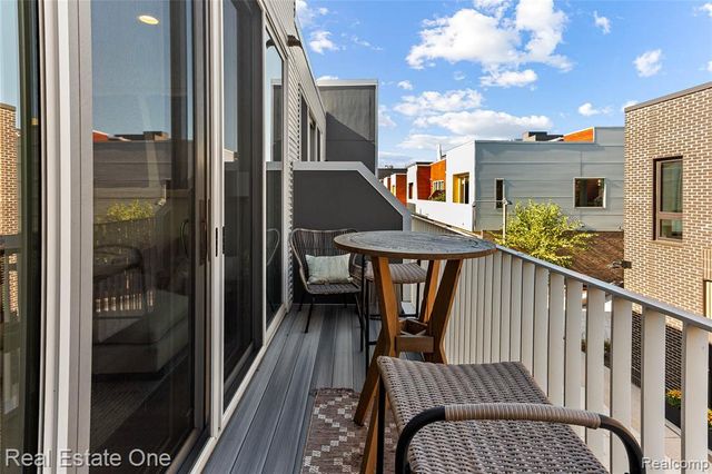 2837 Brush, Detroit, MI 48322