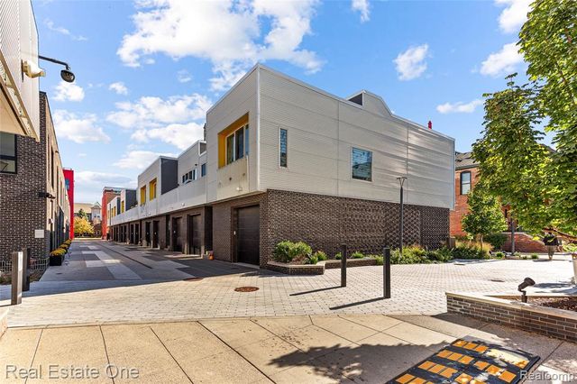 2837 Brush, Detroit, MI 48322