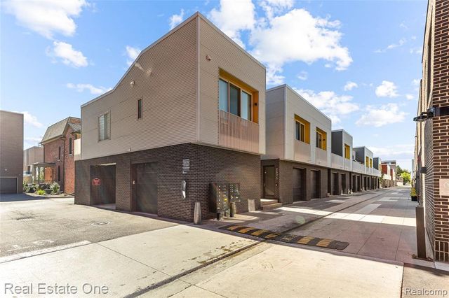 2837 Brush, Detroit, MI 48322