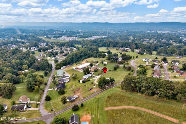 7944 Hill Rd, Knoxville, TN 37938