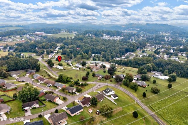 7944 Hill Rd, Knoxville, TN 37938