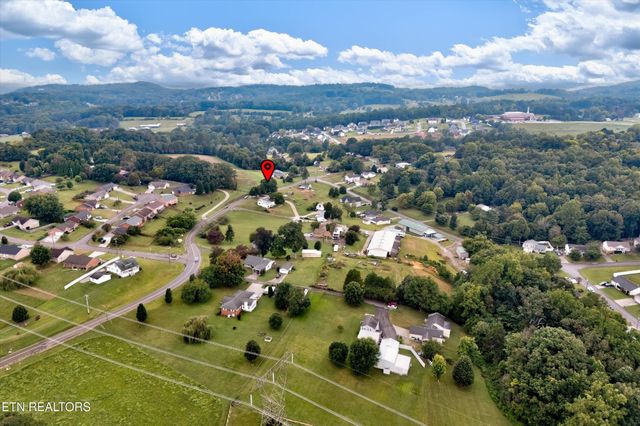 7944 Hill Rd, Knoxville, TN 37938