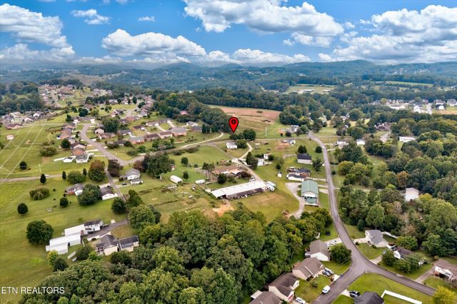 7944 Hill Rd, Knoxville, TN 37938