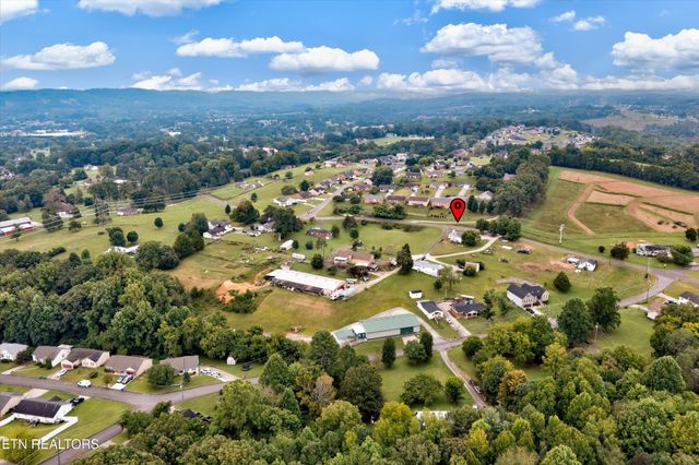 7944 Hill Rd, Knoxville, TN 37938