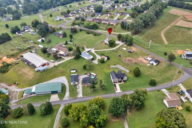 7944 Hill Rd, Knoxville, TN 37938