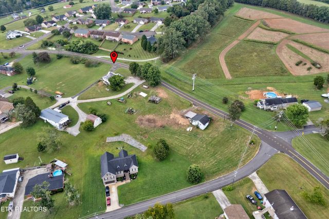 7944 Hill Rd, Knoxville, TN 37938