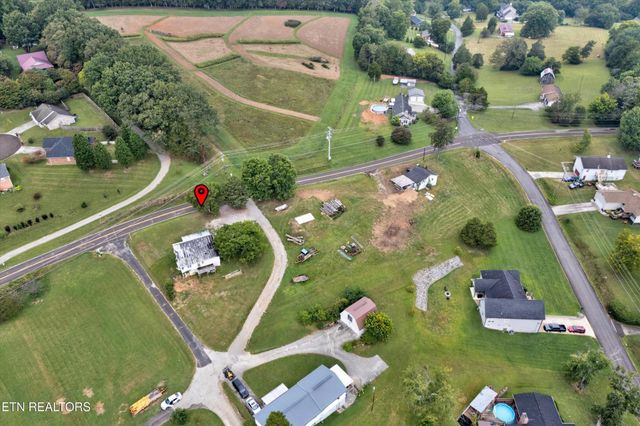 7944 Hill Rd, Knoxville, TN 37938