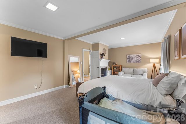 1026 14th Avenue Drive NW, Hickory, NC 28601