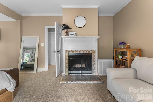 1026 14th Avenue Drive NW, Hickory, NC 28601