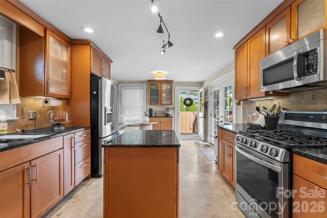 1026 14th Avenue Drive NW, Hickory, NC 28601