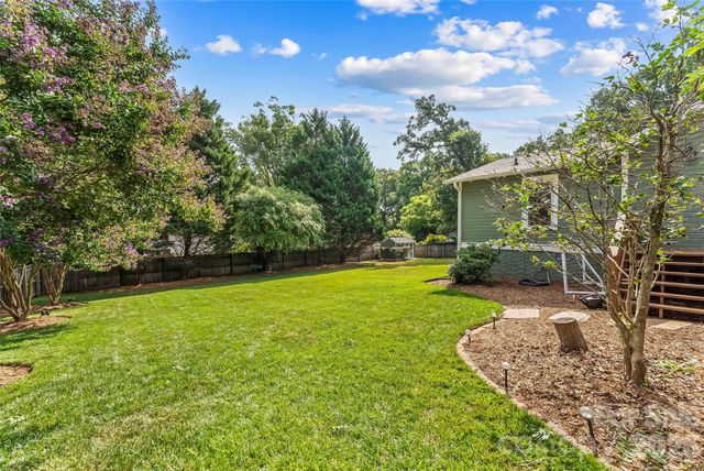 1026 14th Avenue Drive NW, Hickory, NC 28601